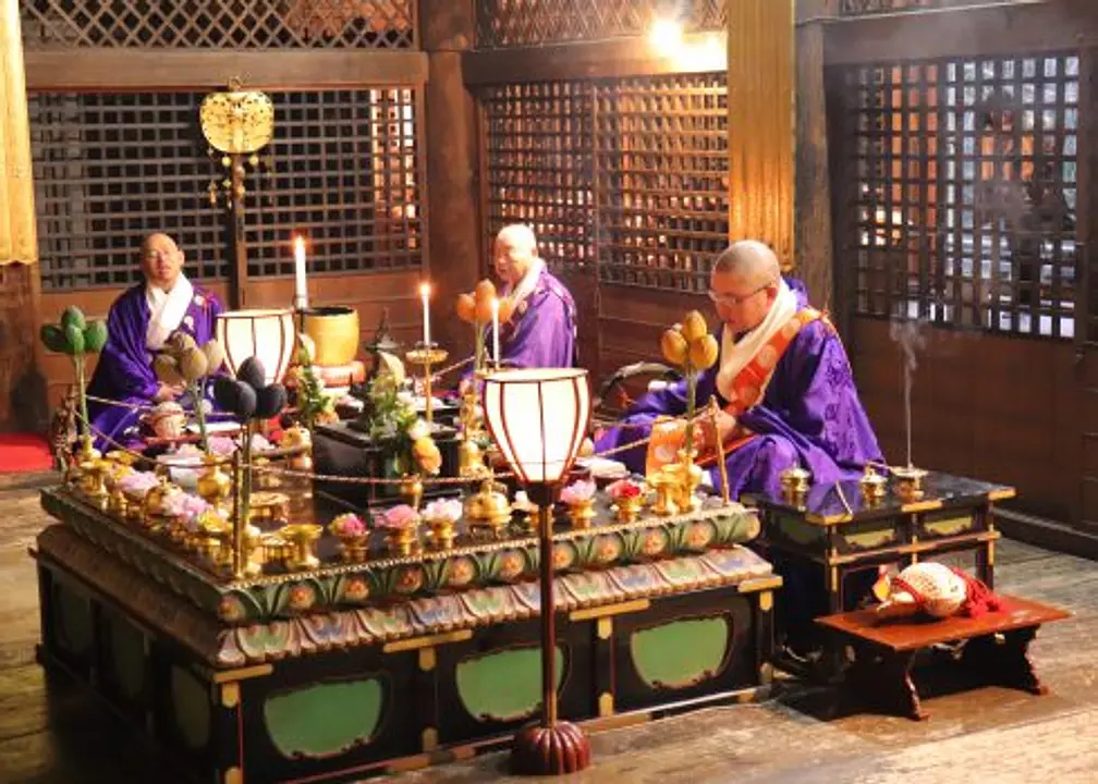 歲末感謝與新年祈願。「納藥師法會」／靈山寺。