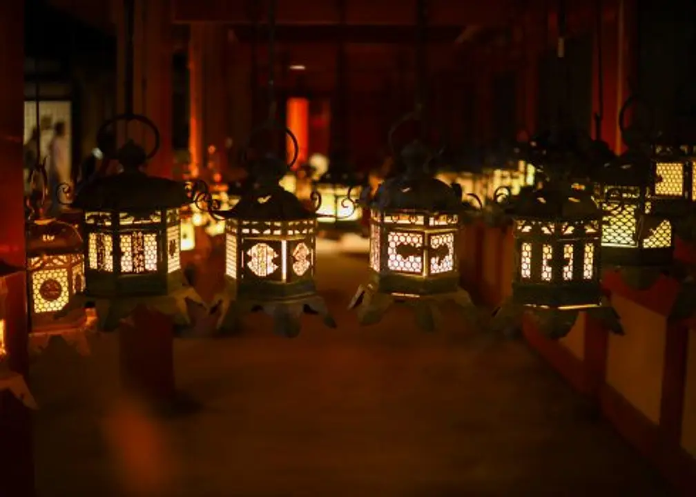 Some 3,000 lanterns glowing with light: Chugen Mantoro Festival／Kasuga Grand Shrine
